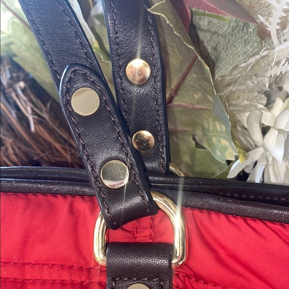 Burberry Red and Brown Shoulder Bag with Structured Design - Picture 4 of 12